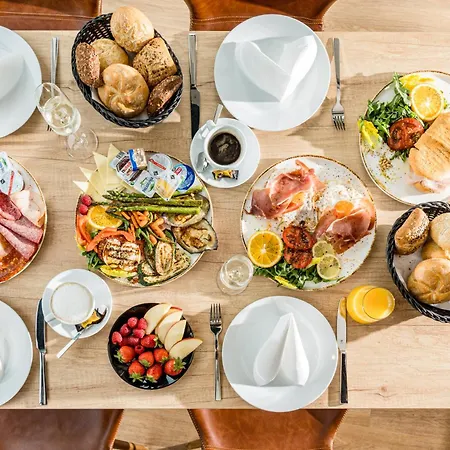 Ueberwasser מלון 4*